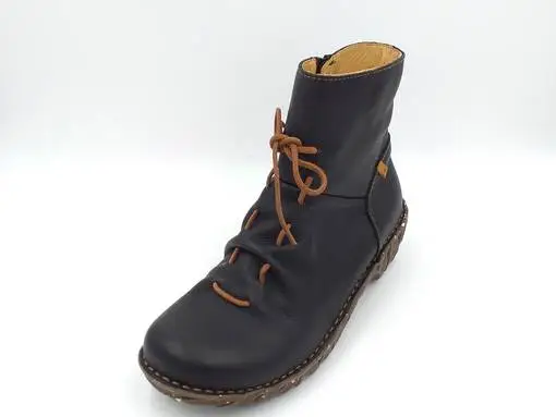 ELN Nilkkurit El Naturalista Musta